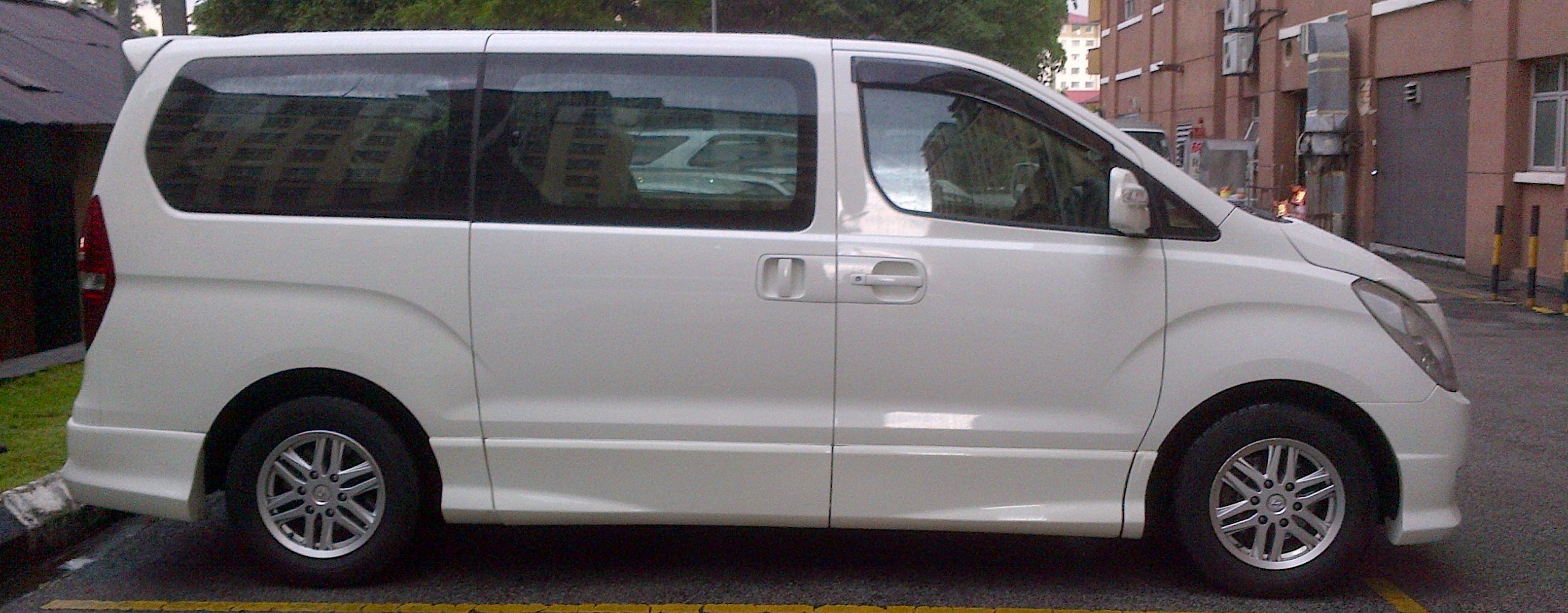 Premium MPV